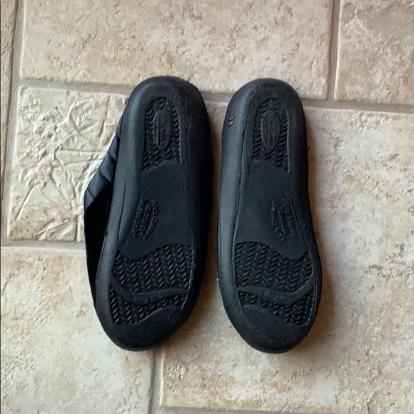Isotoner black slippers - Picture 3 of 3